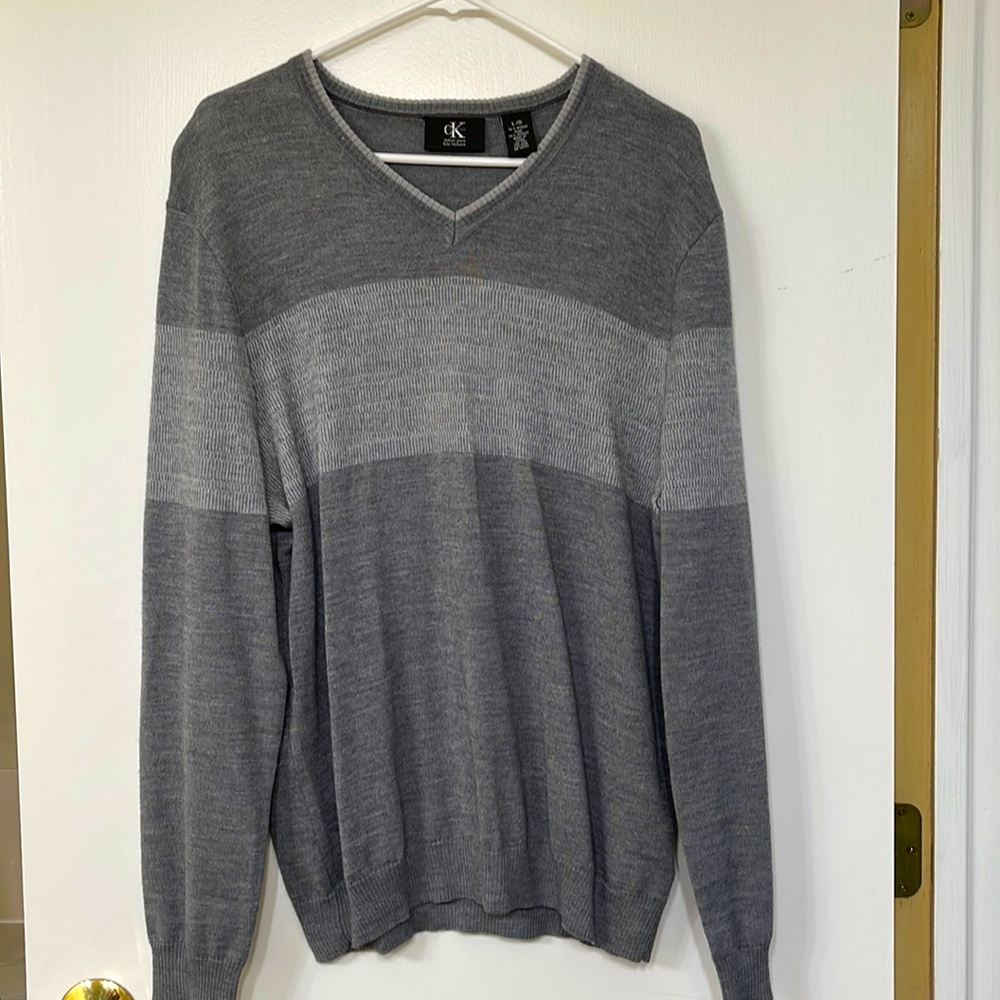 Man large gray sweater
